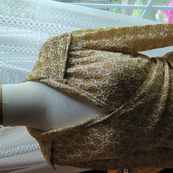 Gorgeous Golden Long Sleeves Wrap - Picture 3 of 7